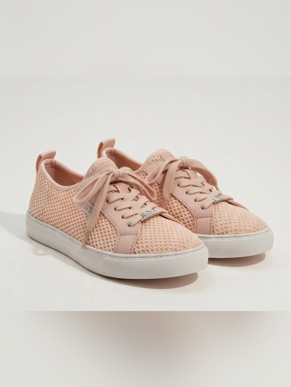 GBG Los Angeles Blush Pink Knit Low-Top Sneakers